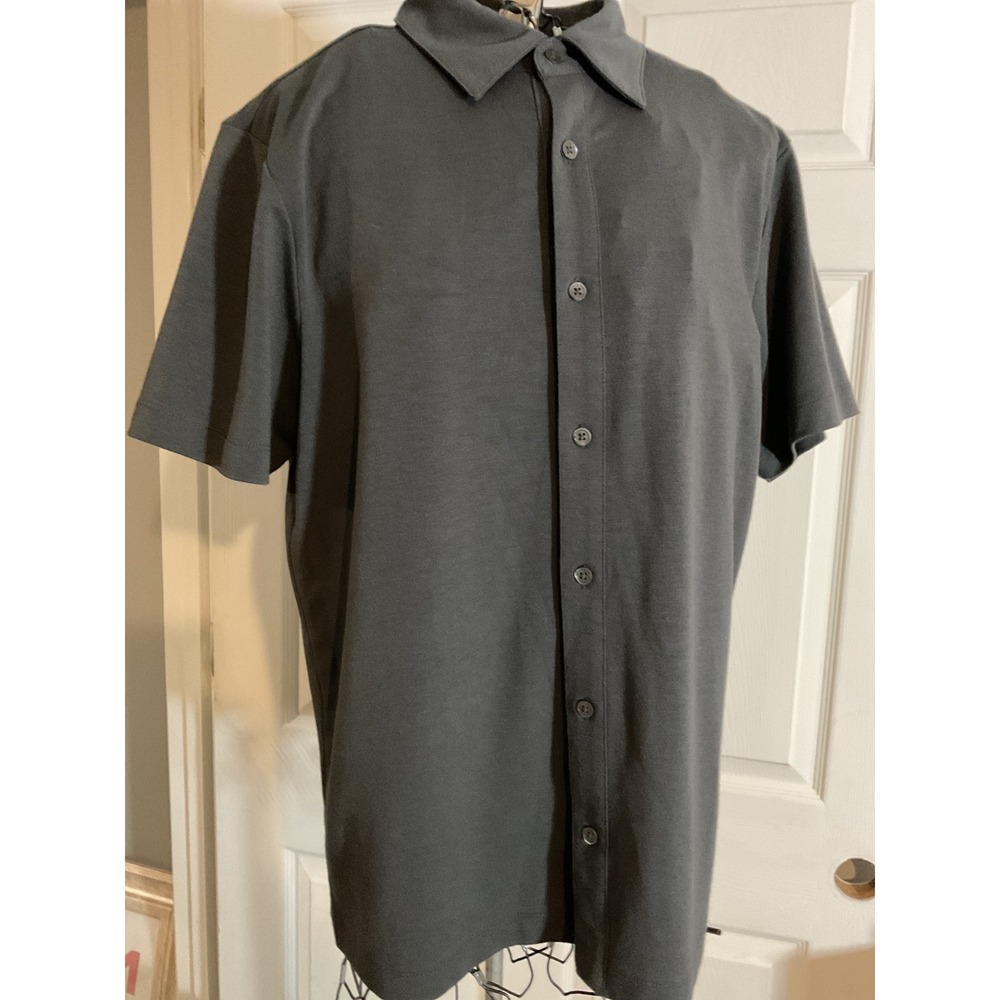 Banana Republic Mens Medium Gray Short Sleeve Button Down Knit Shirt Rayon Blend